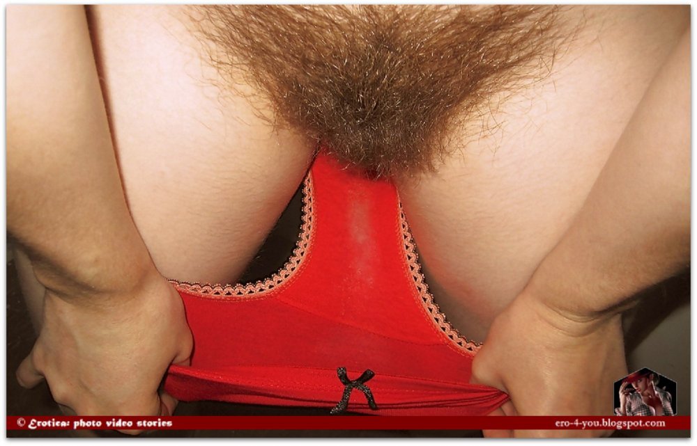 Hairy vagina in shorts