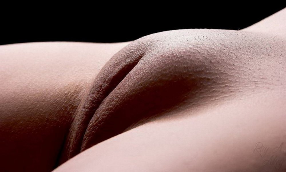 Teen shaved pussy closeup