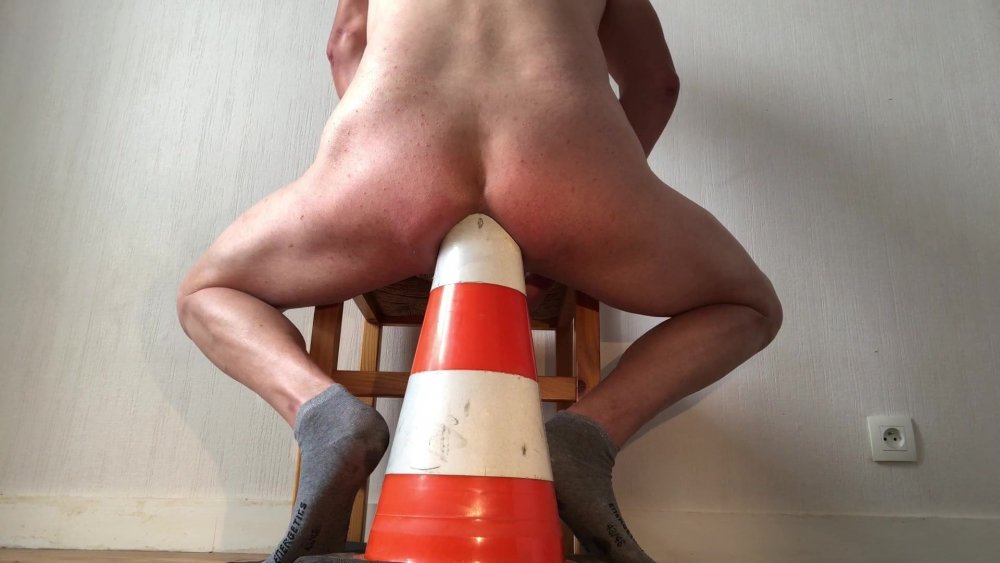 Squatting bottle