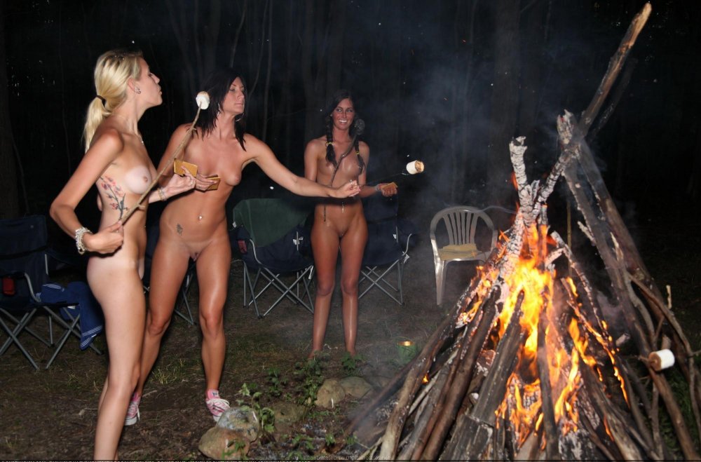 Nude party nudistok