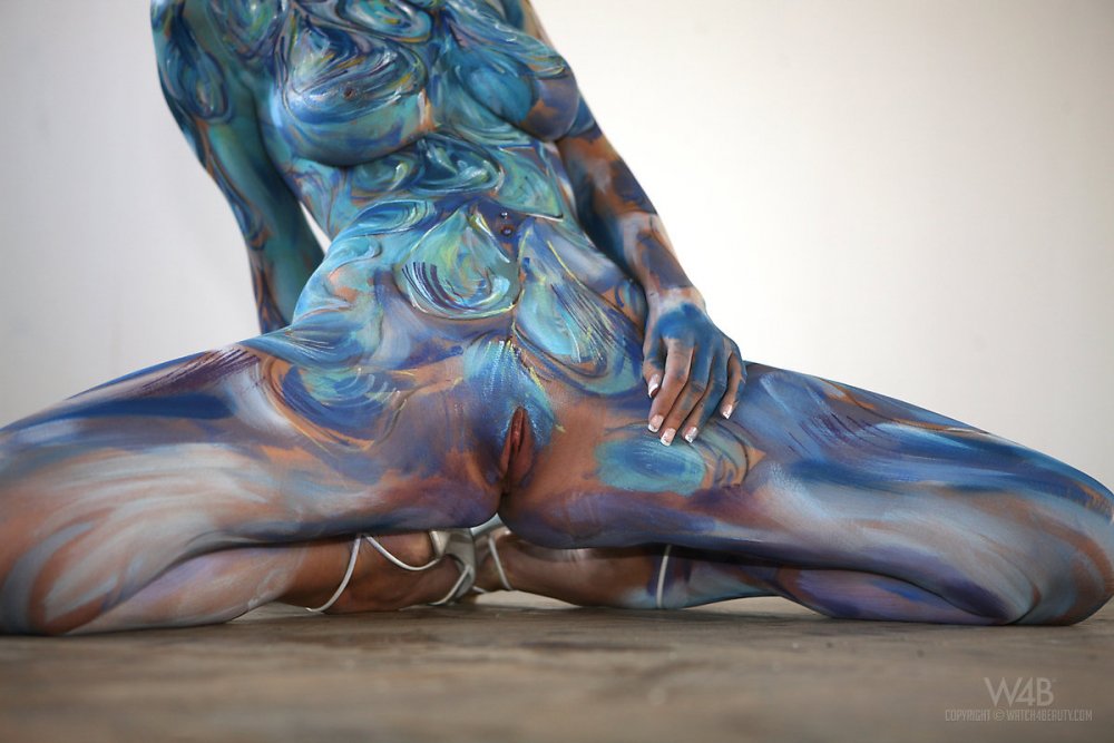 Drawing on a naked female body