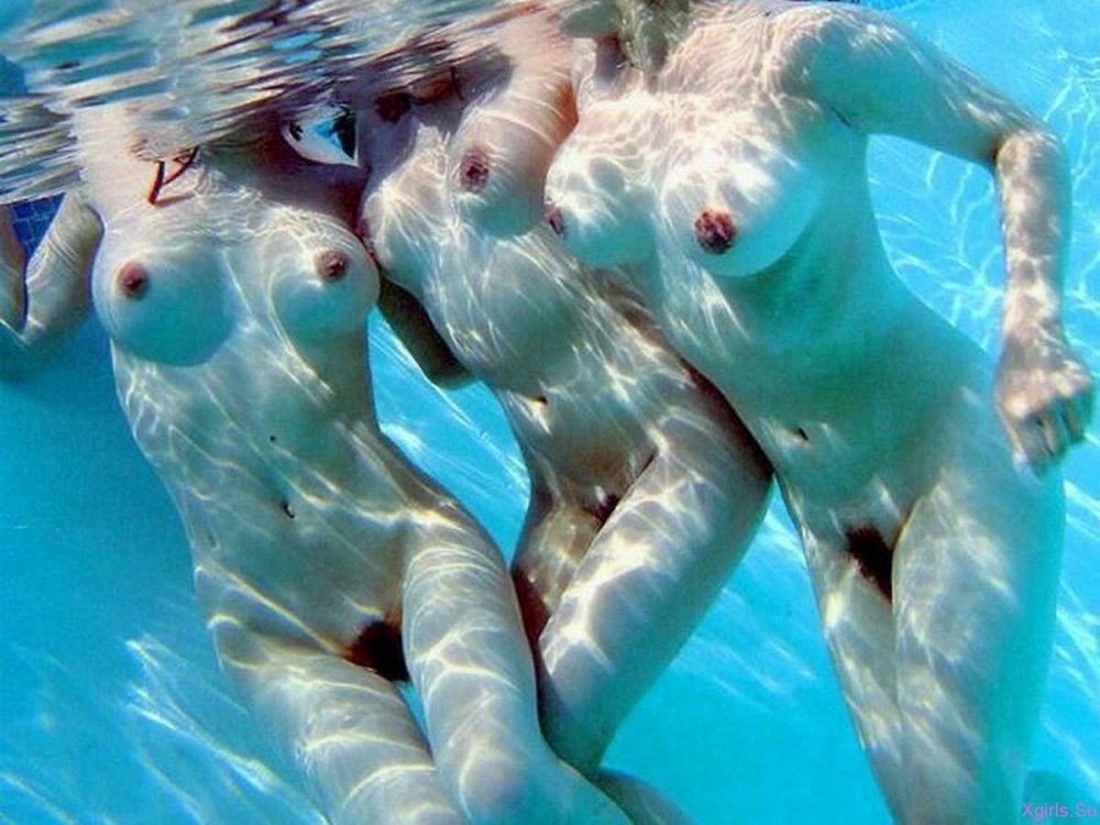 Swimming girl under the water nude