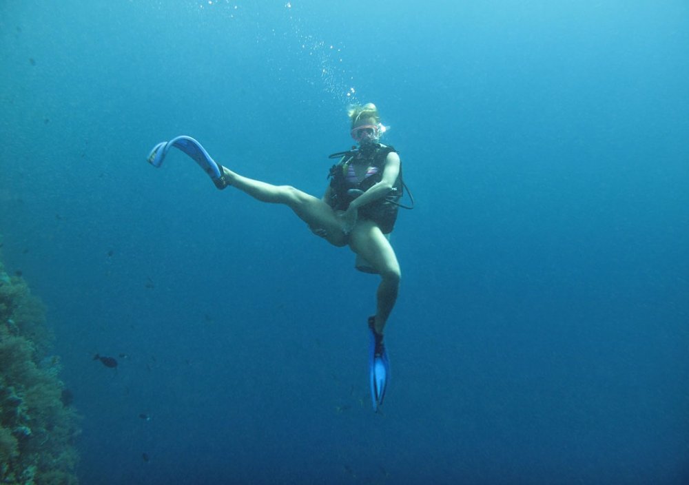 Nikki Thorn Naked Diving