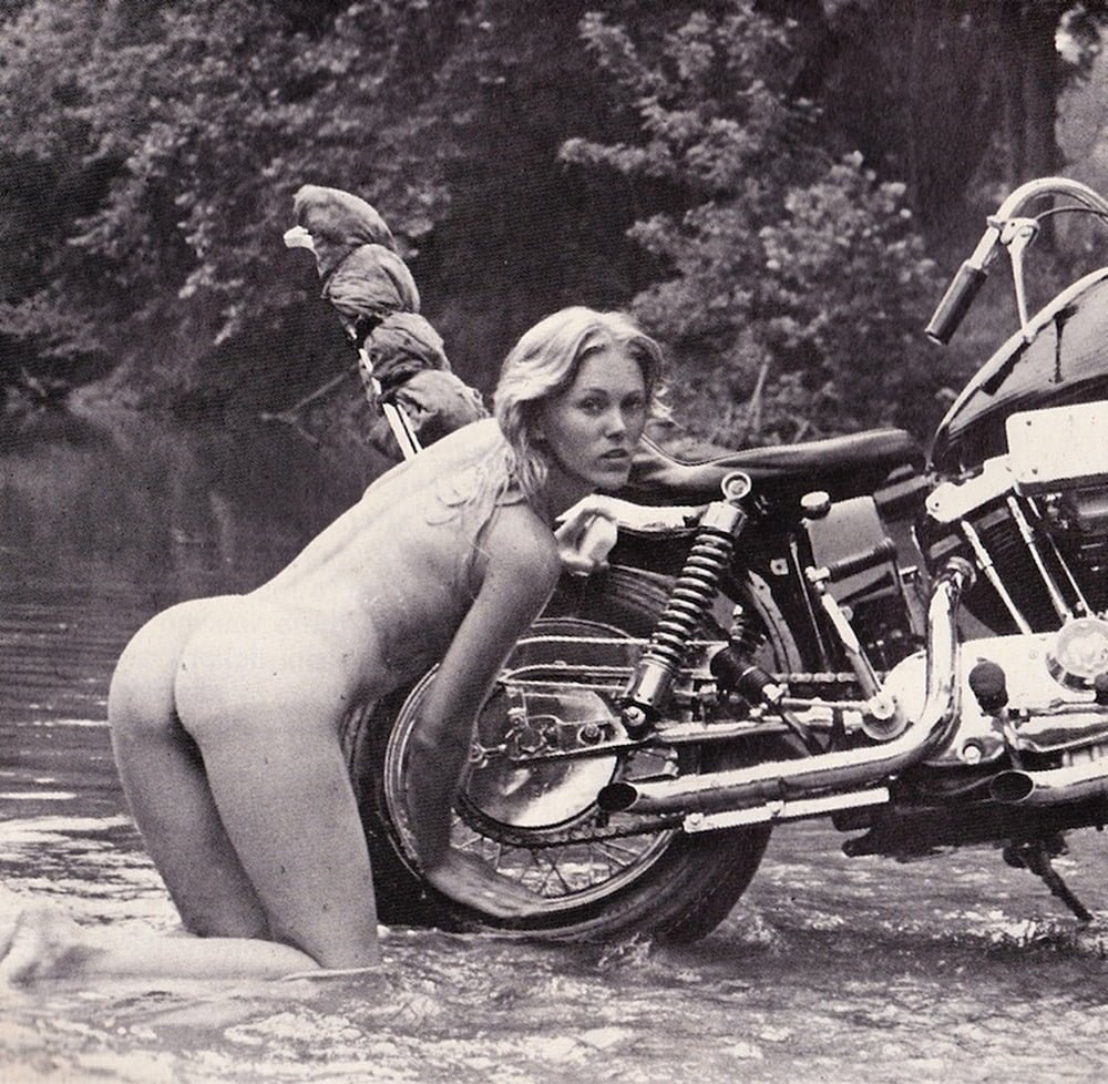 Sexy nude girls on motorcycles-porn archive