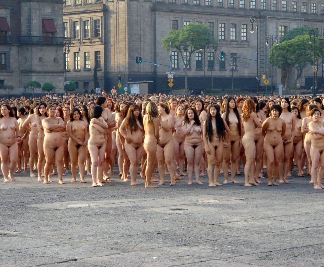 adult wives parade around topless Sex Images Hq