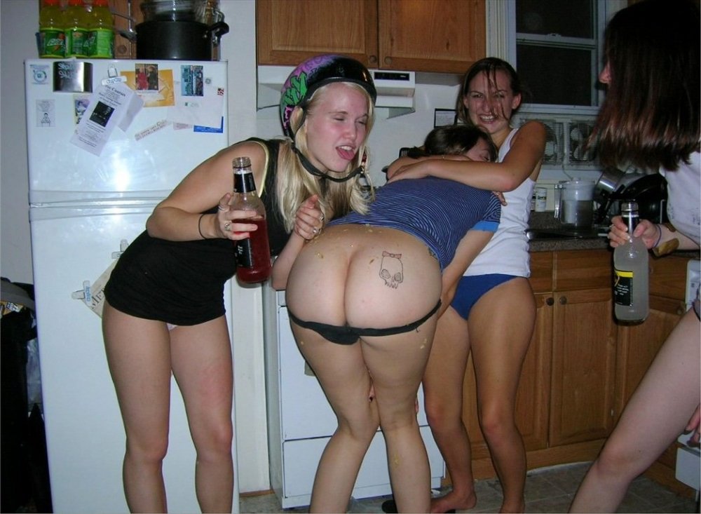 Drunk girls mooning