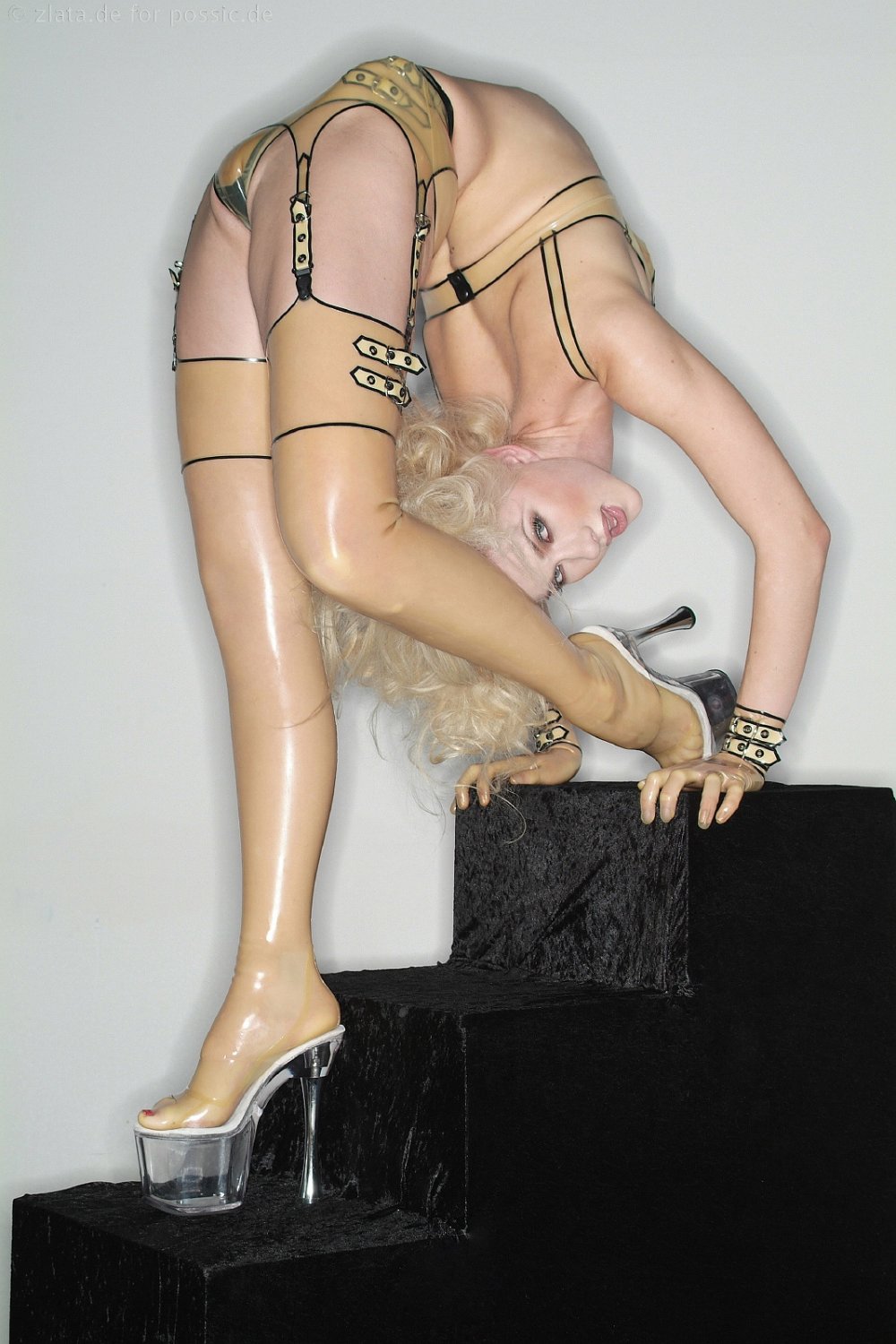 Julia Gynther Aka Zlata Pussy