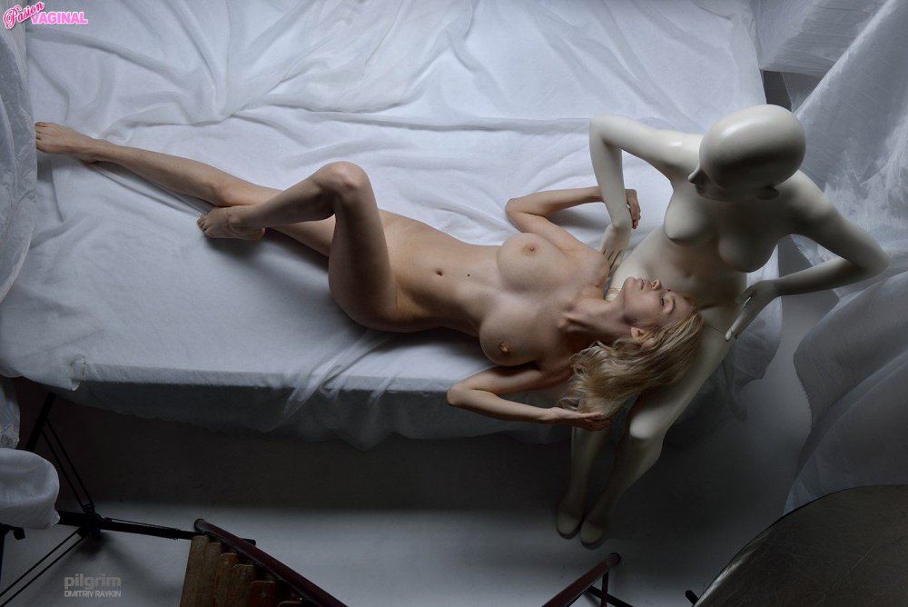 Mike Dowson Model Julia Logacheva