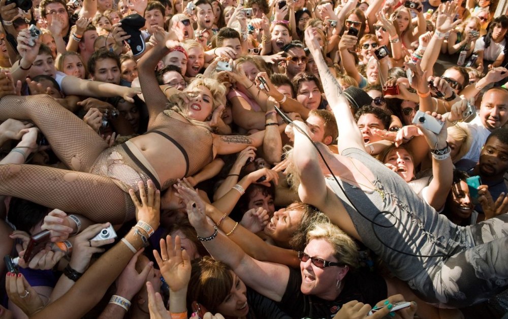 Pornstar at the party