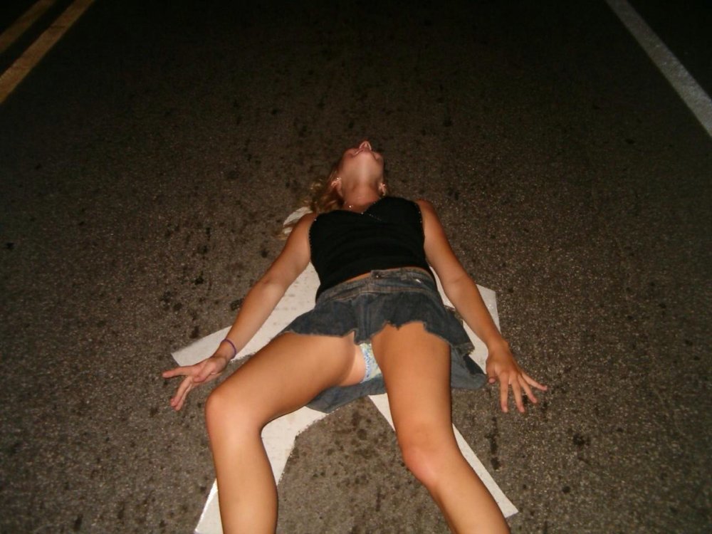 DRUNK GIRLFRIEND UPSKIRT SLEEP Private