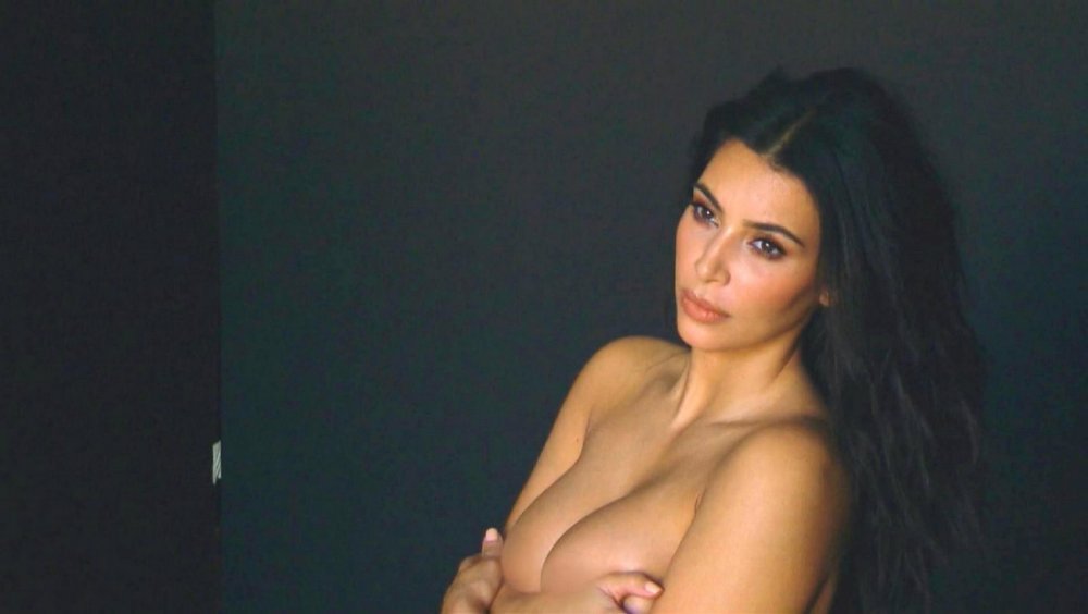 Kim Kardashian Striping