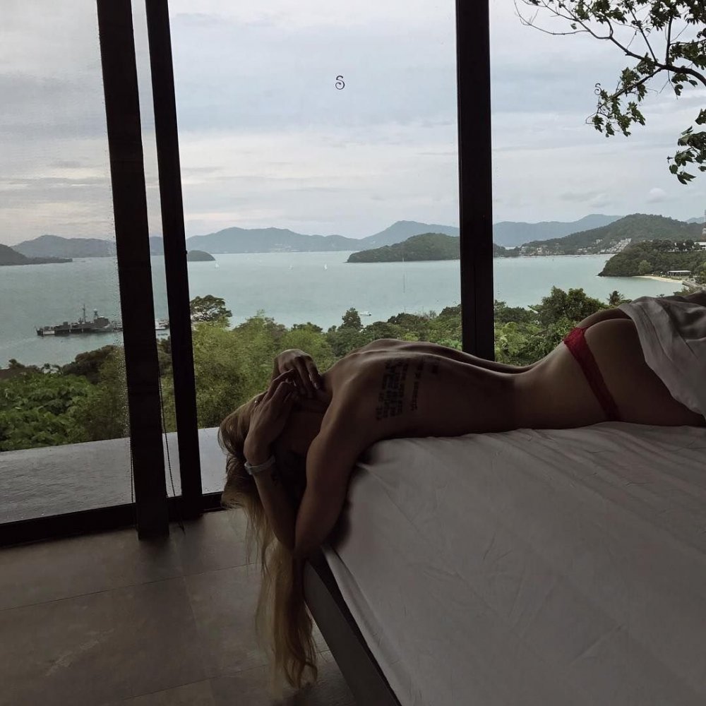 Olya Abramovich Naked breasts