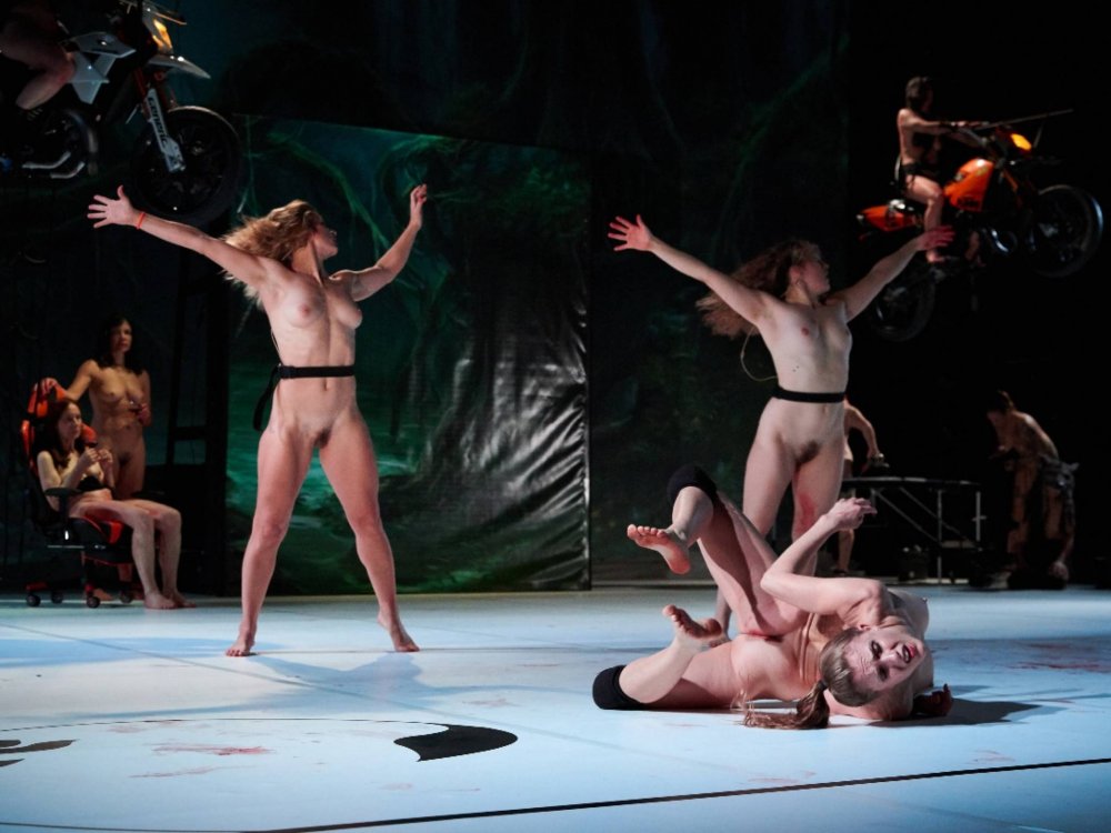 Porn actress eva doing show on stage