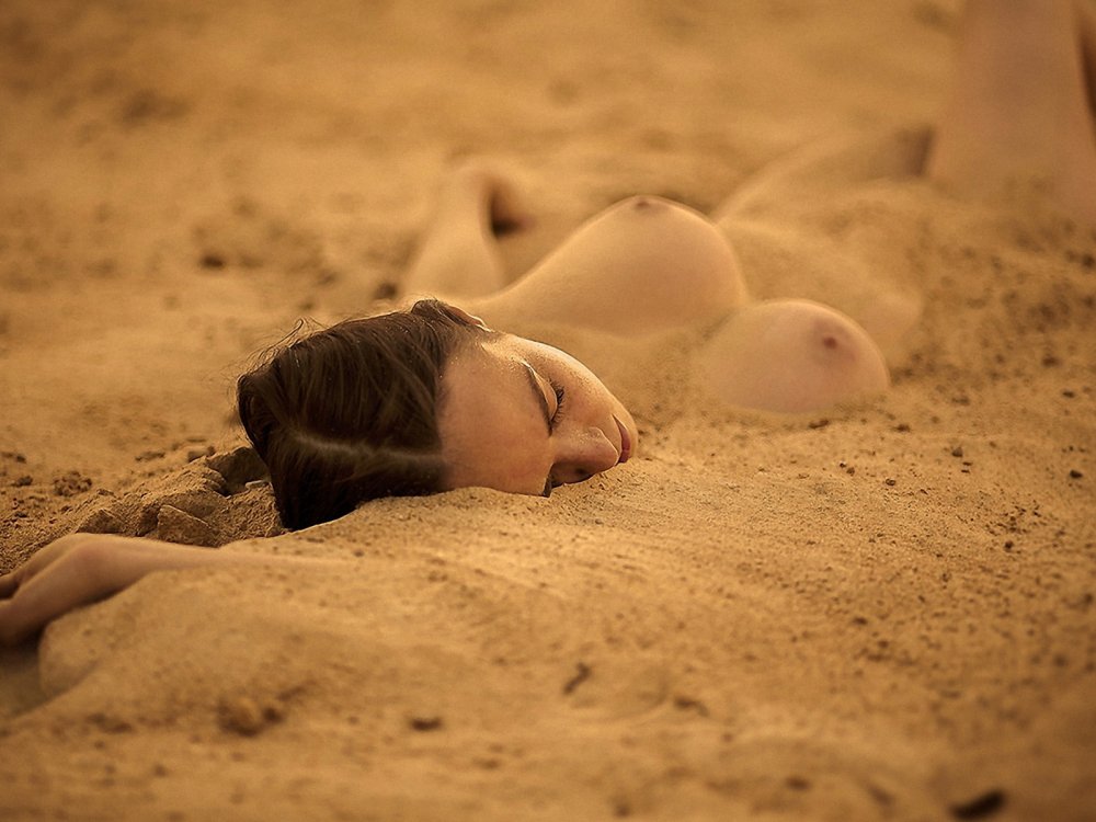 Sakhar Sands Naked photo session