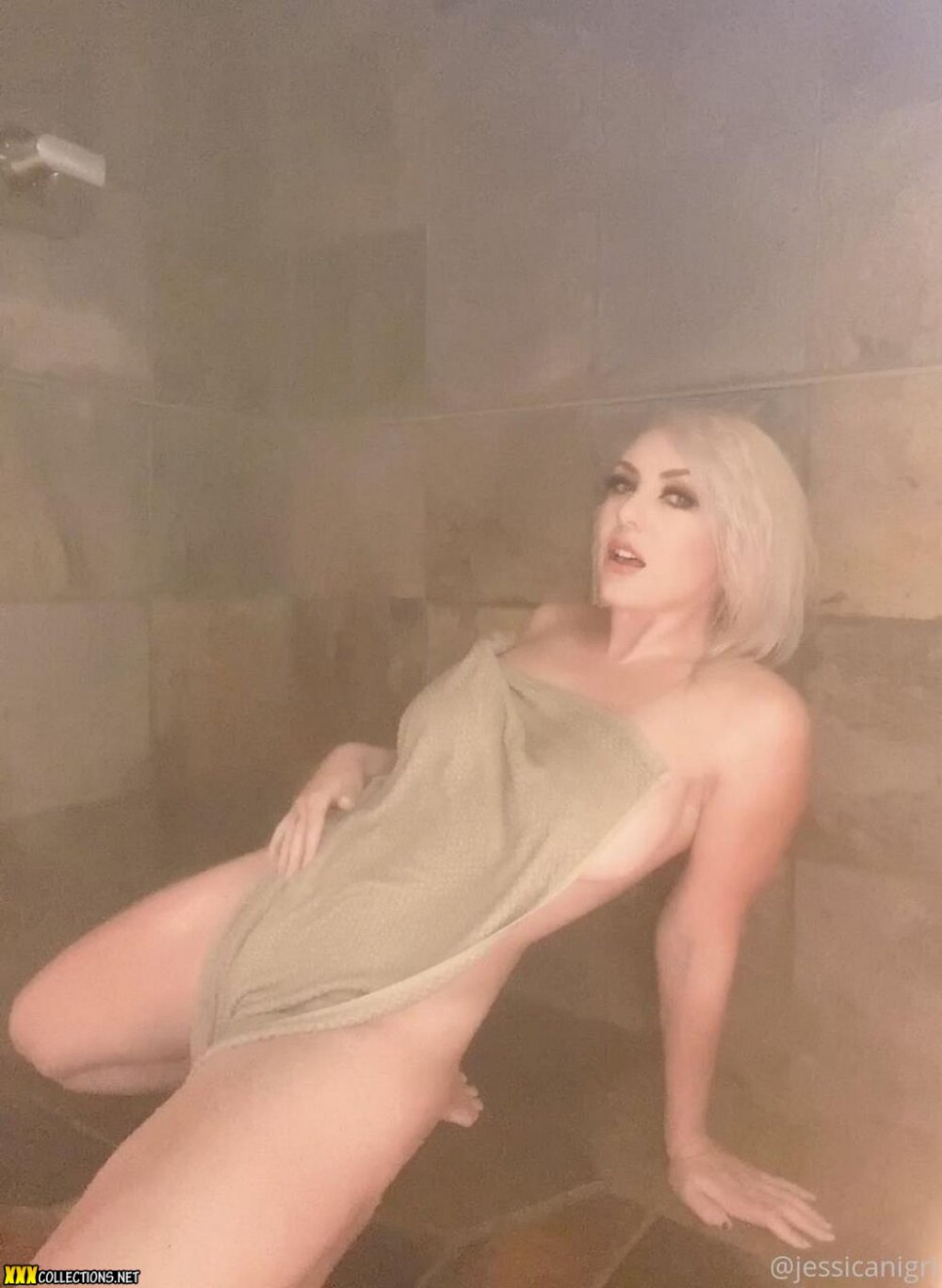Jessica Nigri 18 plum