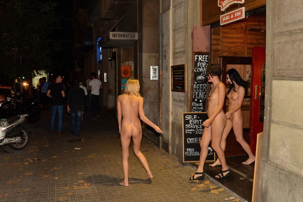 Naked women Amsterdama