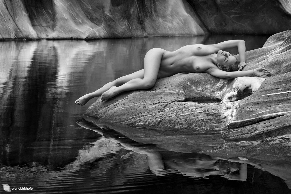 Painting Bruno di Mayo nude