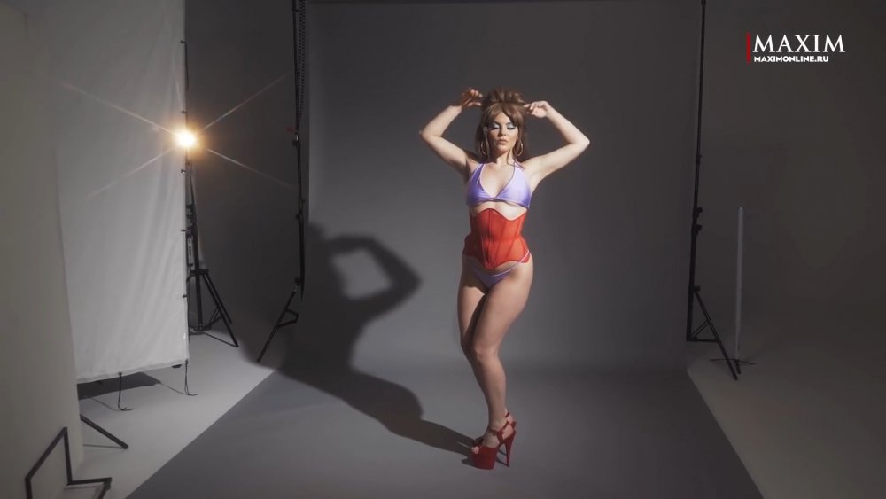 Sophia Tayursk Maxim 2020