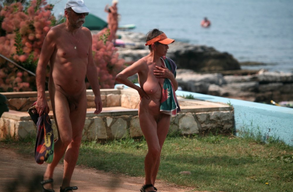 Au Naturel: Nudist Nude Resort