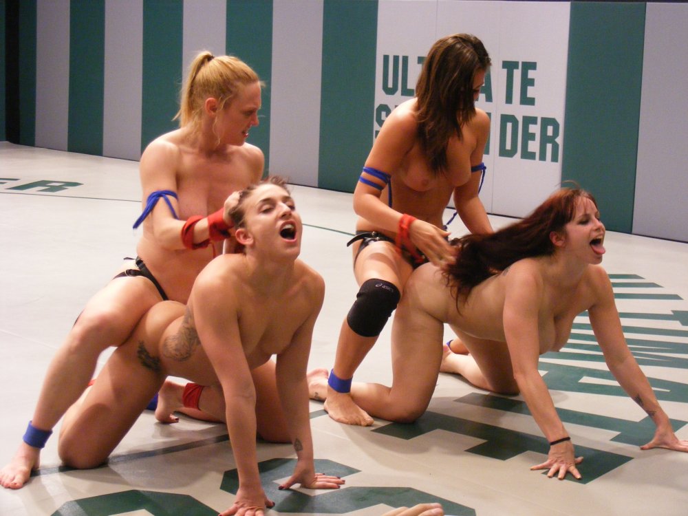 Aletta Ocean in the gym