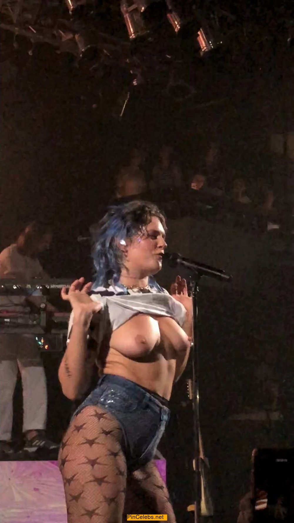 Singer showed breasts on stage