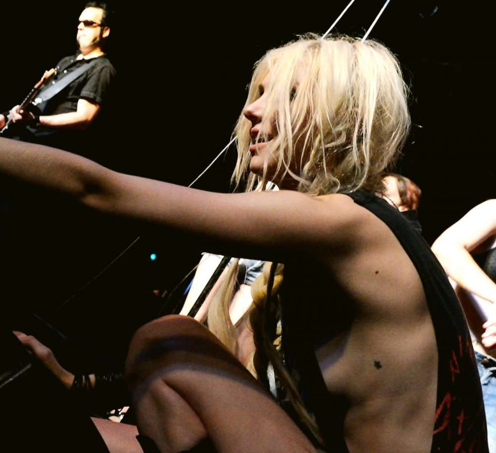 Taylor Michelle Momsen naked