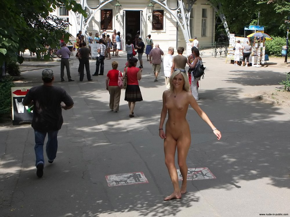 Flash in Public Marianna H - 05 and at a garage