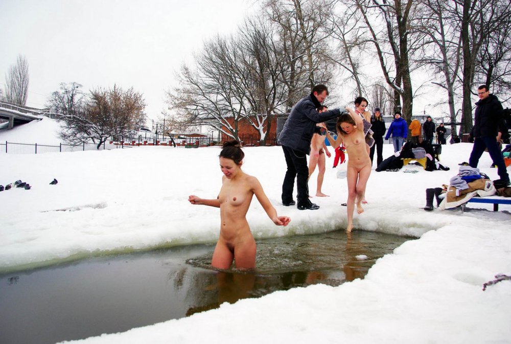 Ice swimming naked