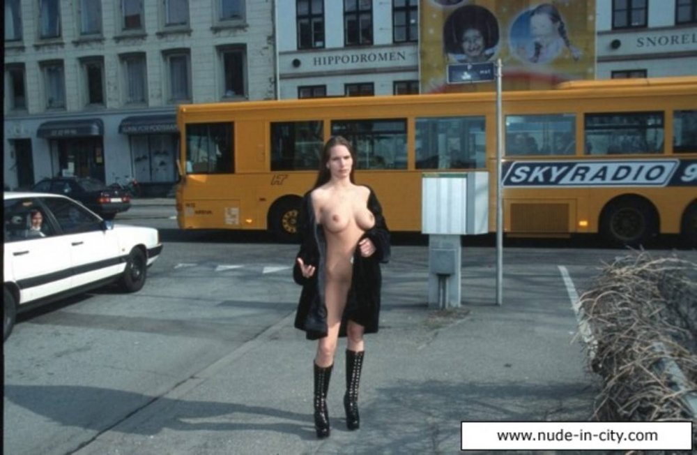 Exhibitionist Naked on Palace Square