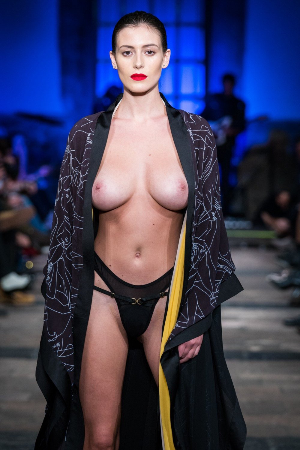 Alejandra guilmant naked on the catwalk