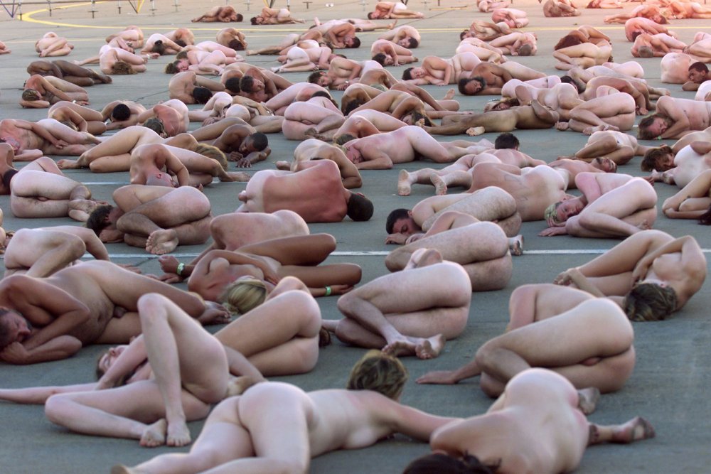 A lot of naked women