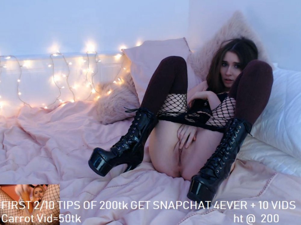 Kitten Sophie naked photo