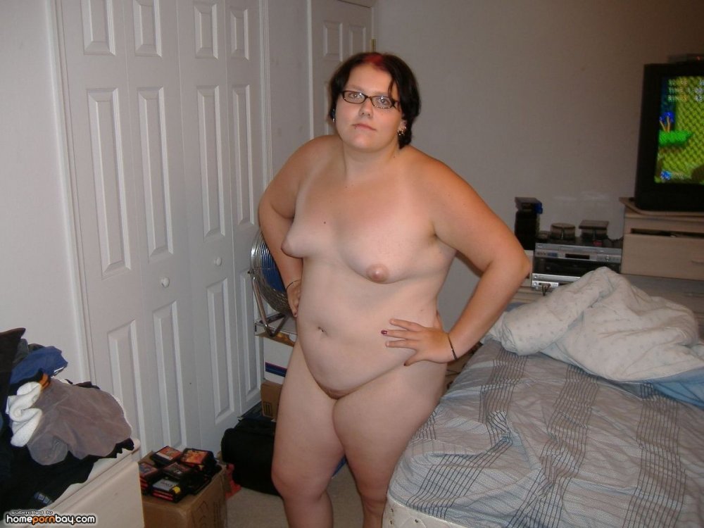 Hollow with small breasts