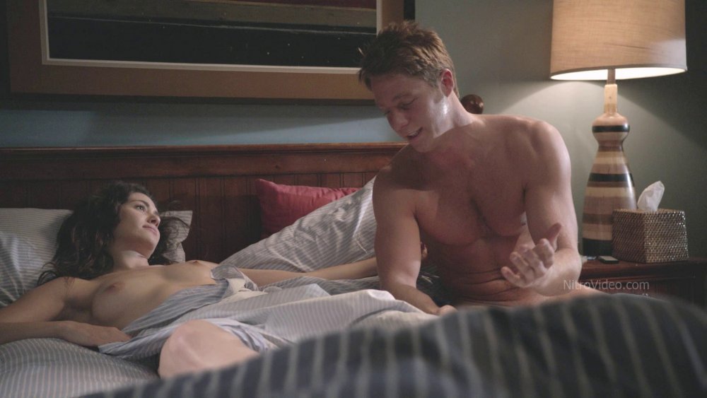 Steve Houi bed scenes