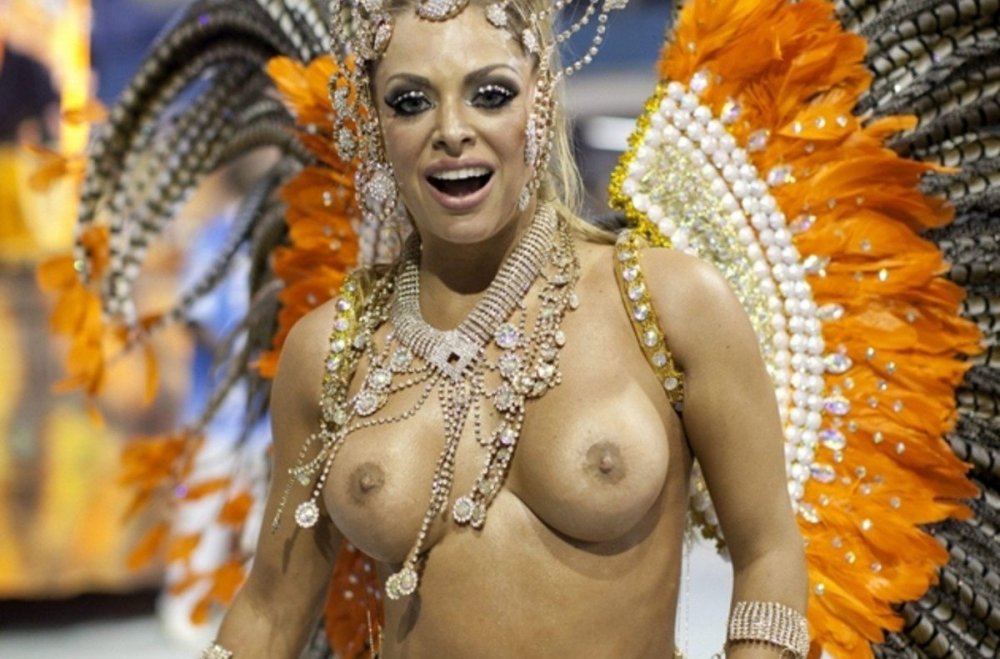 NAKED Vivian Castro. Carnival