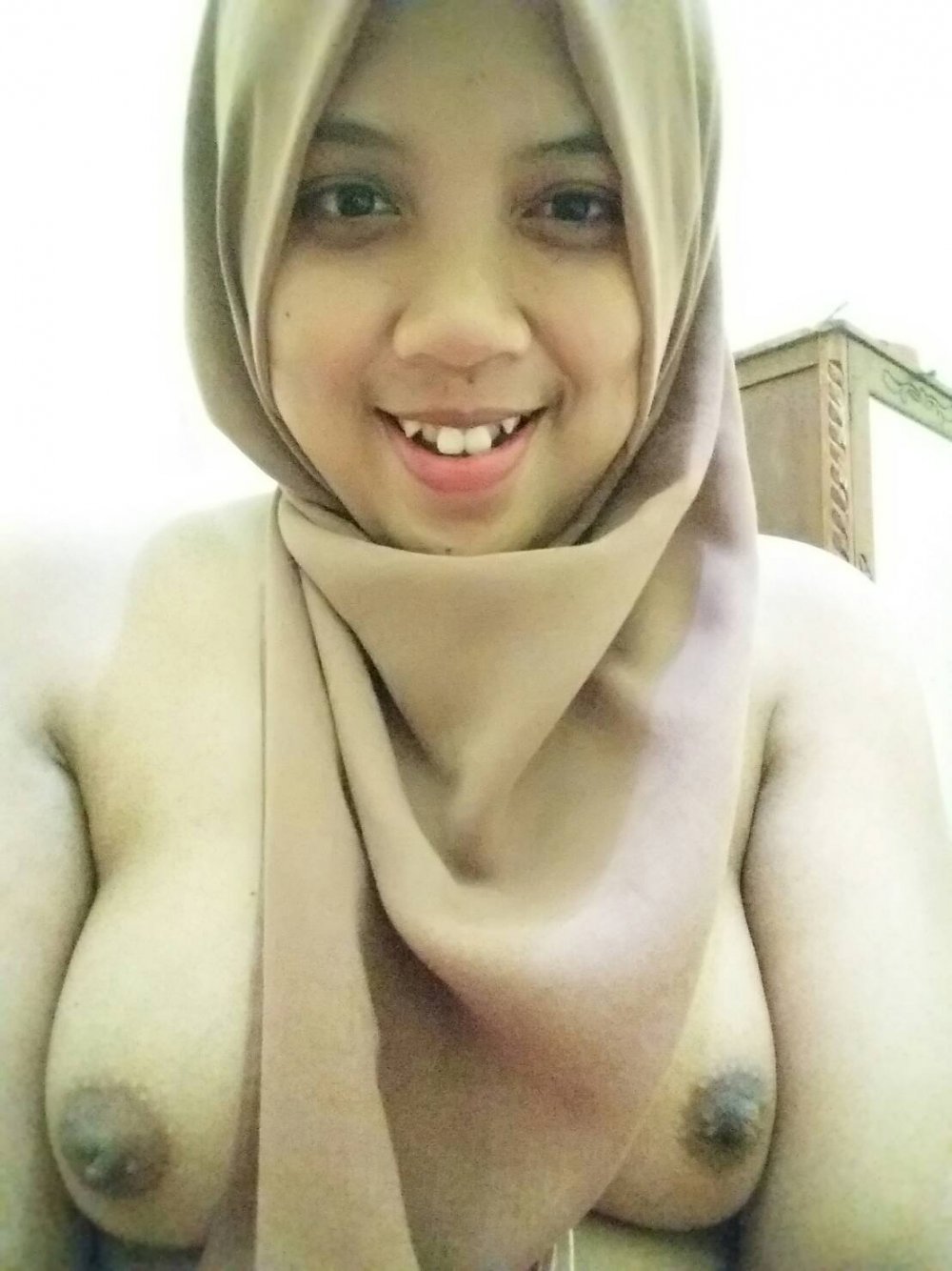 Hijab selfie Indonesian Big Boobs