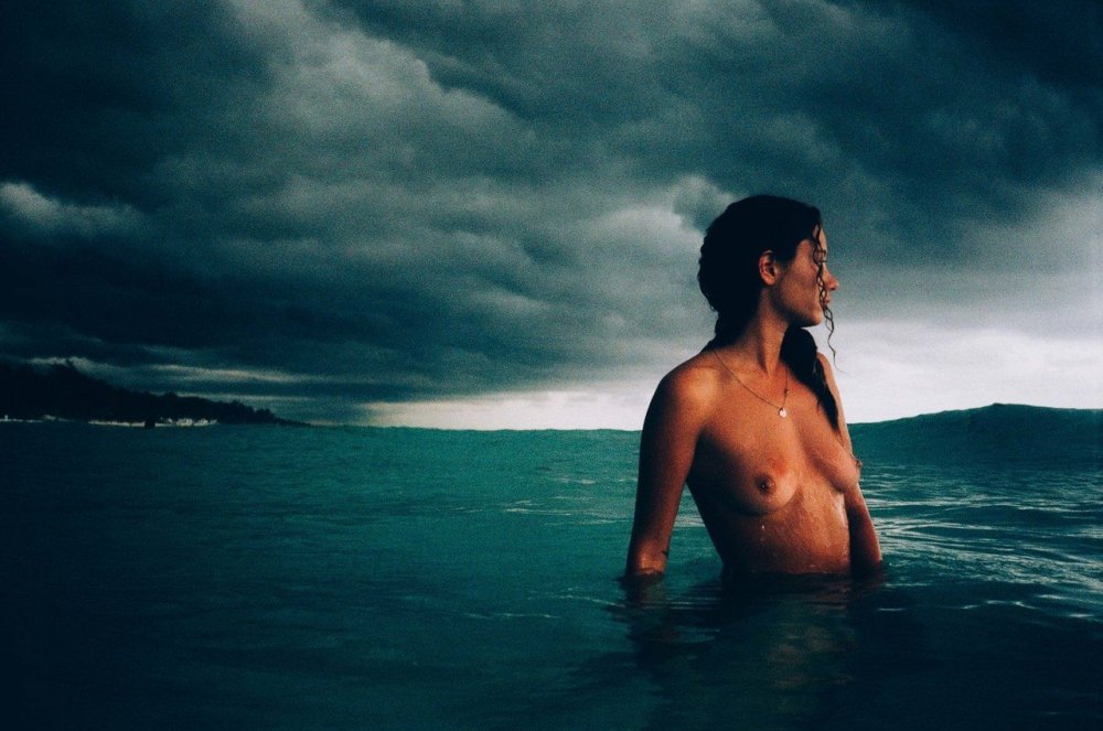 Showing the mod topless