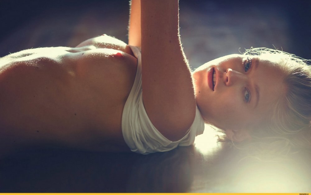 Alina Alleyukina in underwear