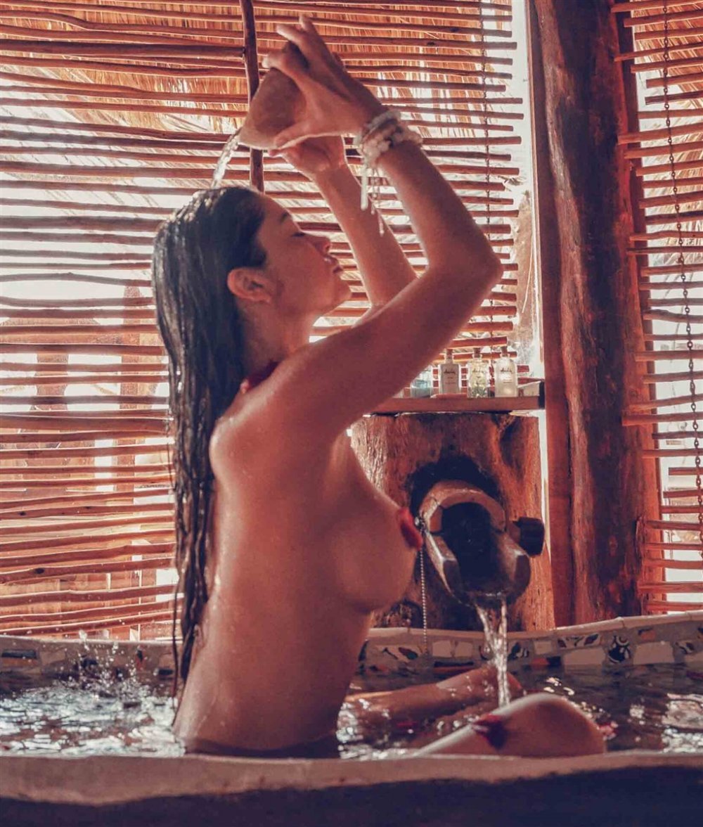 Arianny Celeste erotic