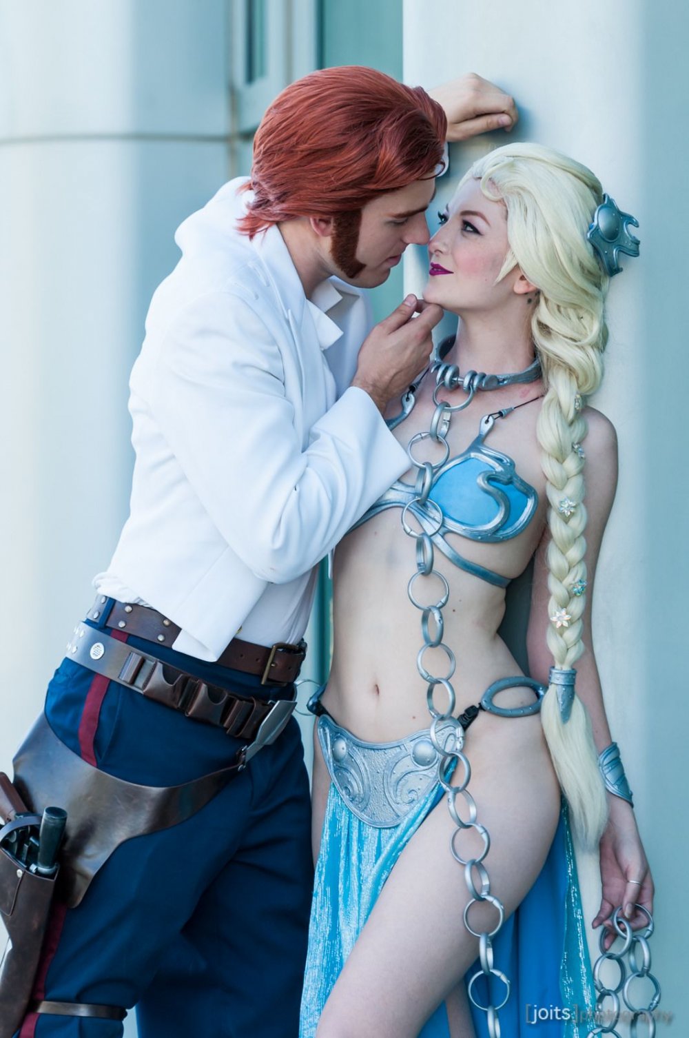 Naked cosplayers Elsa