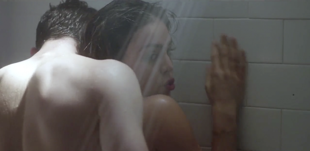 Danna Paola in the series elite scene in the bathroom