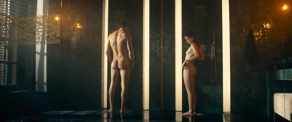 Anna Louise Model Toples