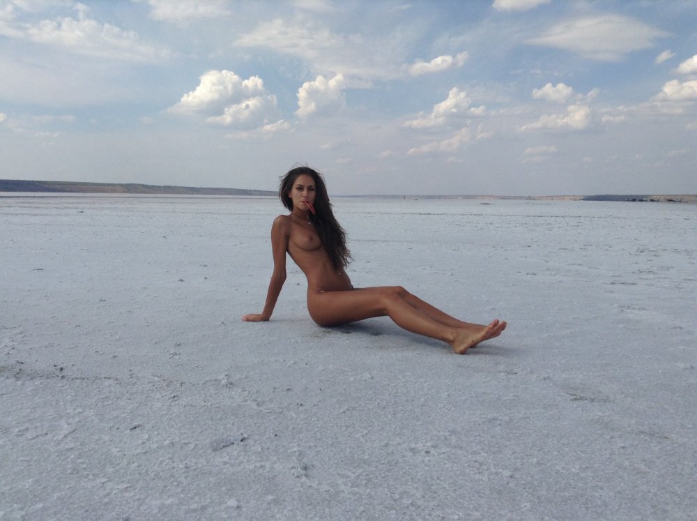 Inna Sauley Nature Naked