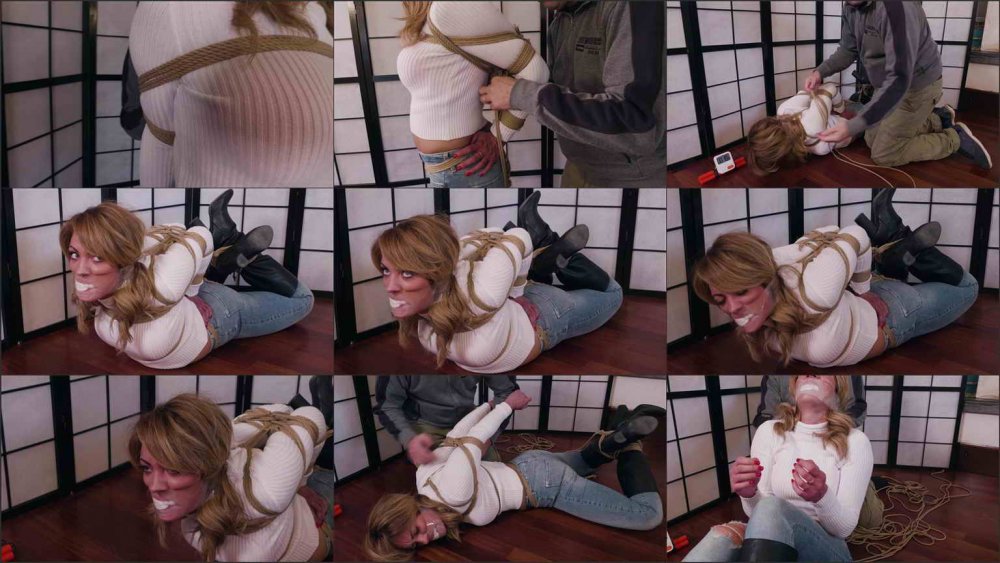 Alba Loves Bondage