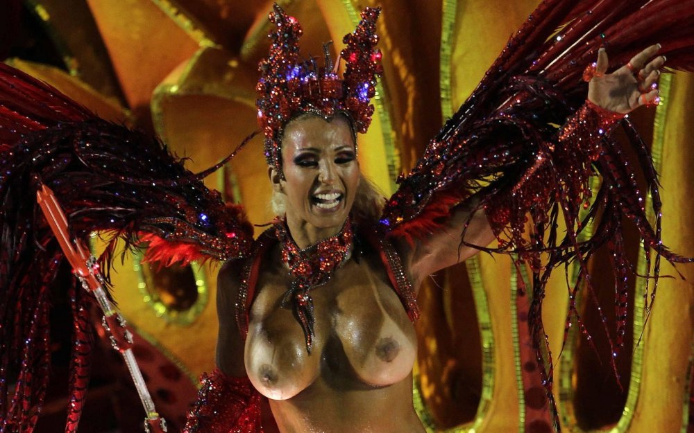 Brazilian orgy on the carnival in Rio