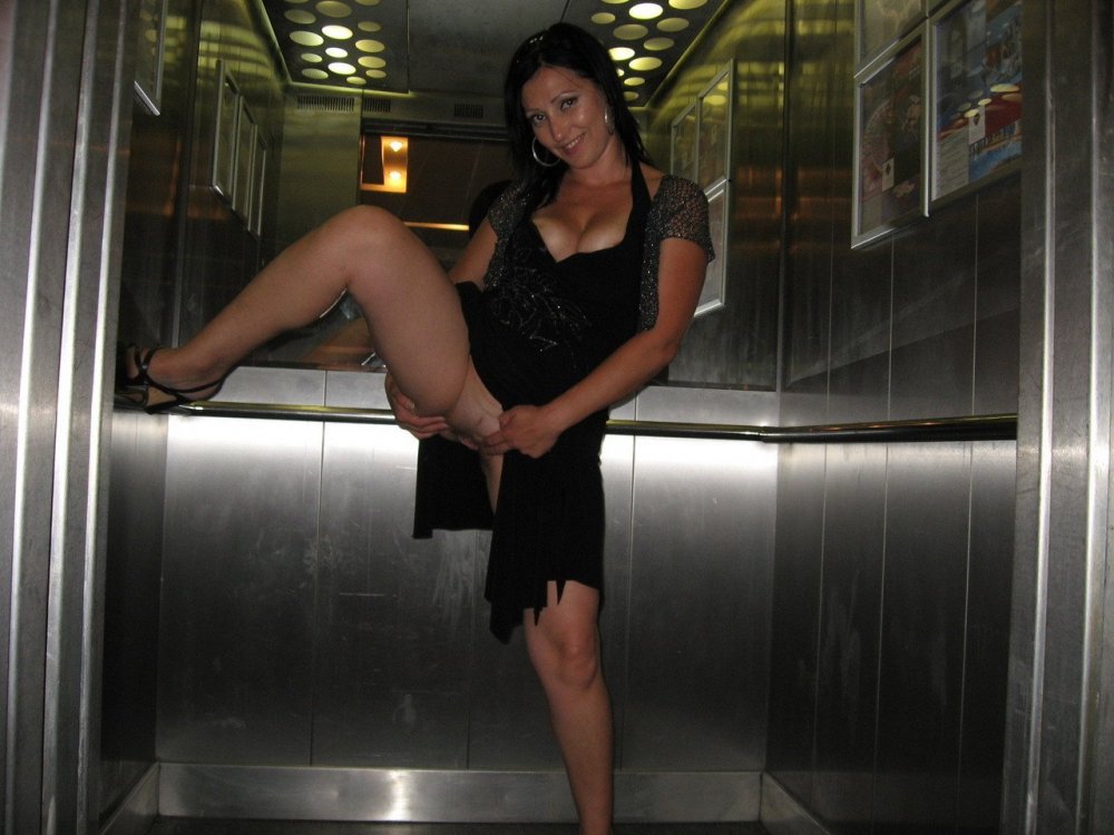 Naked busty in the elevator