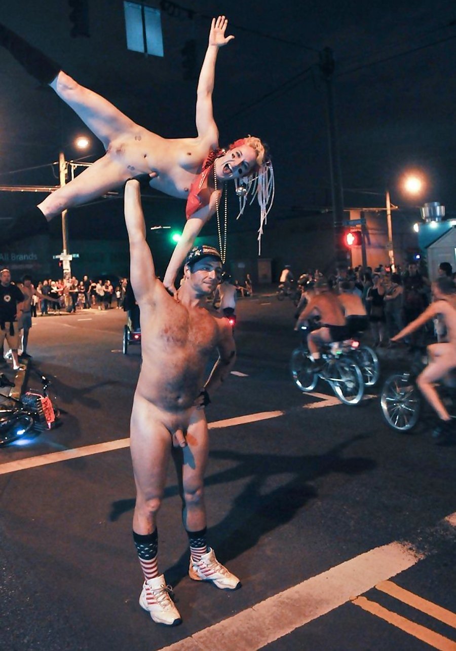 Women circus are naked