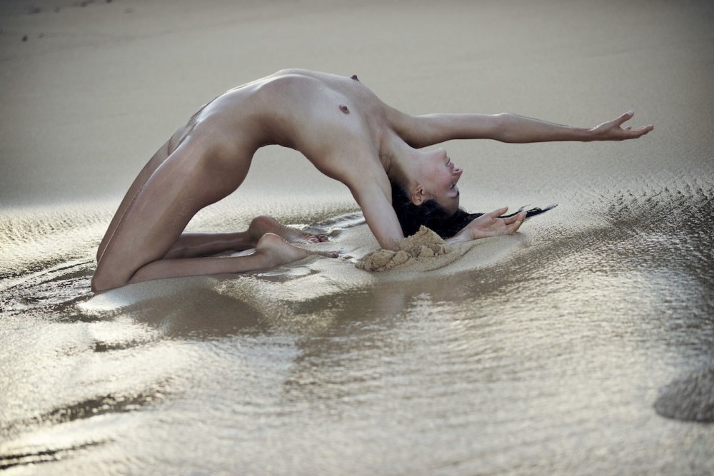 Jessica Clements naked