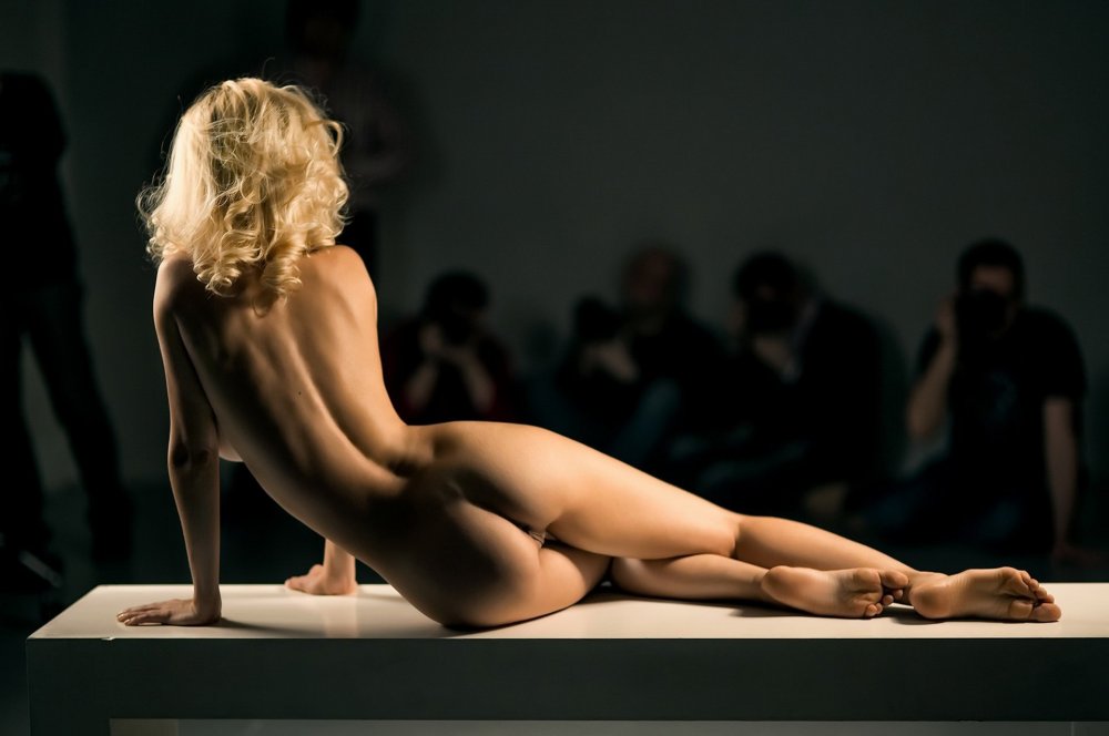 Girls in erotic poses