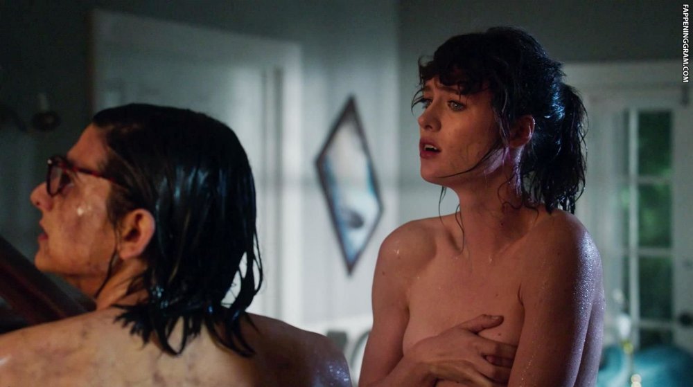 Mackenzie Davis hot nude